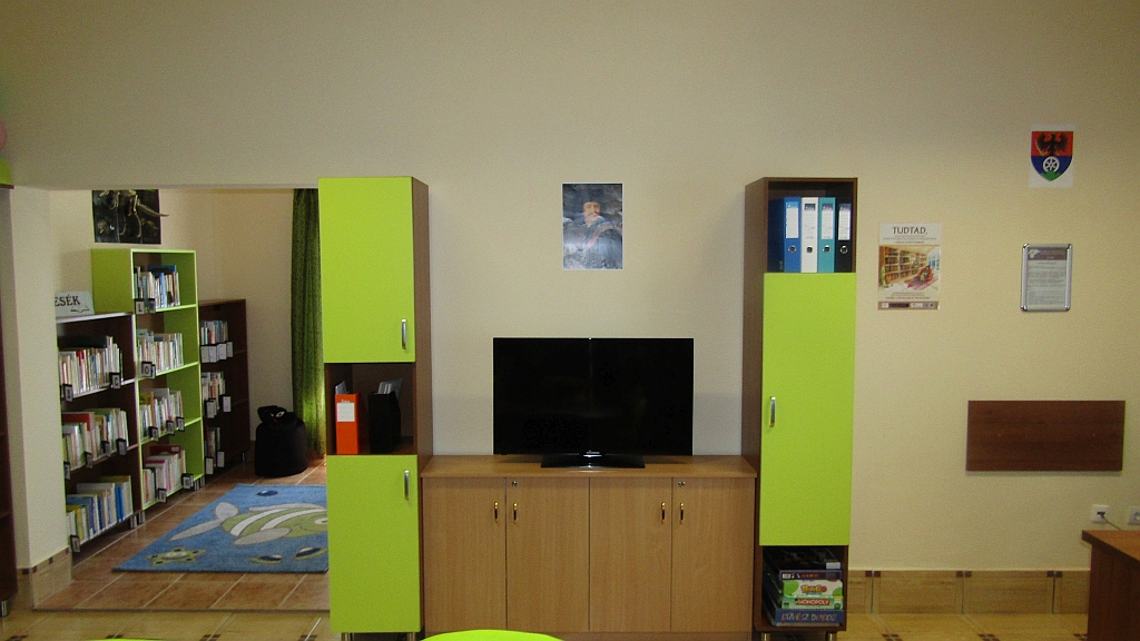 Könyvtárátadó Karos